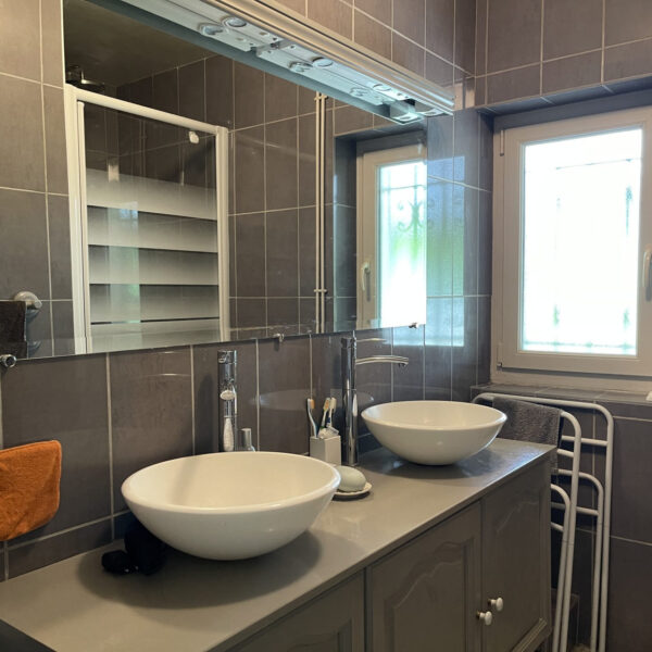 5405baef0fad344e84c1db46248a4a36