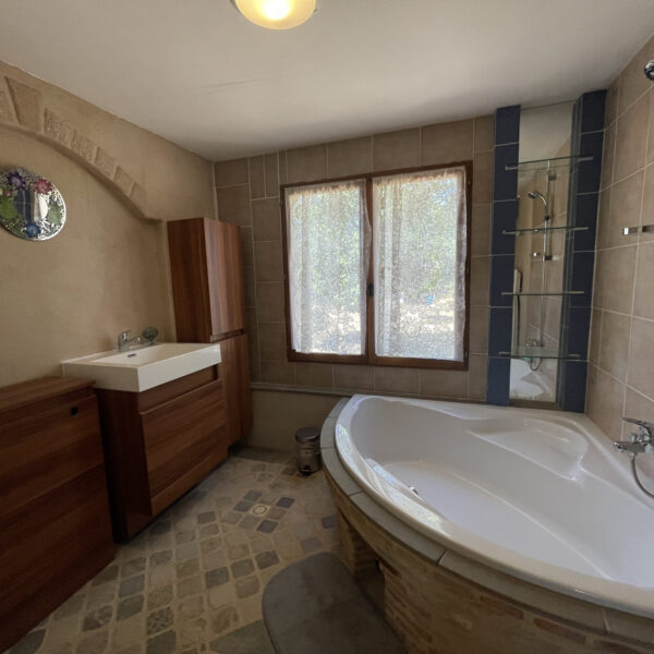 7043c5778411bfedad459f087fb5e9b0