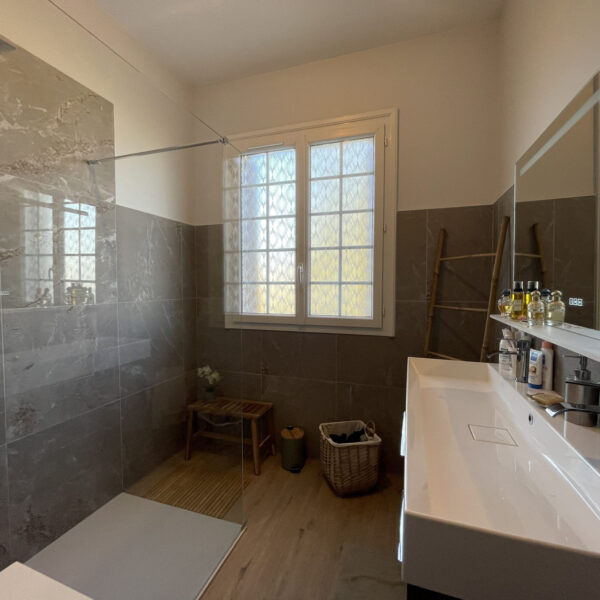 7e228569e2d348a3d191de6db265ca06