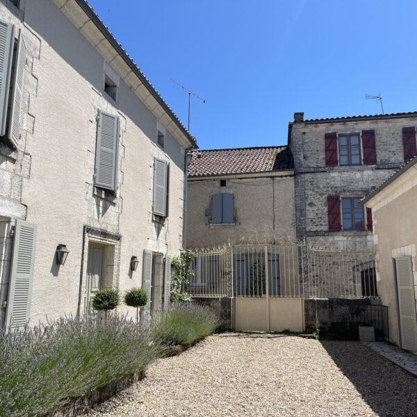 88aeb59af2814529a53d26913f8a8b77