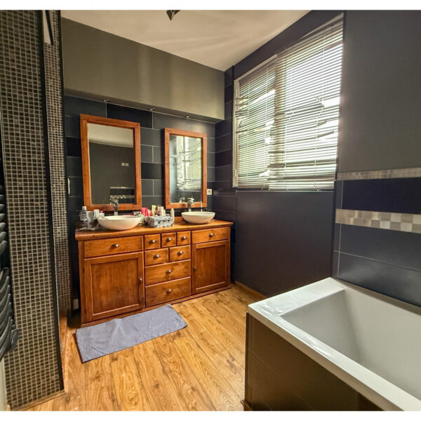 c93b602902975ae9cfc53402994c076f