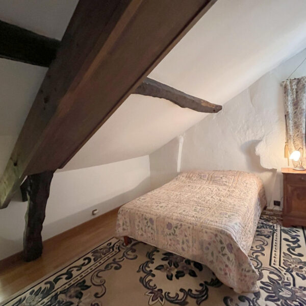 dc303ecd6442119aa41624bf4d58f2b4