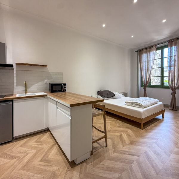 photo_07d46f1c0f9d6a4c0c9d925f1e6ffb60